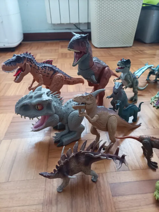 Lote 32  Dinosaurios