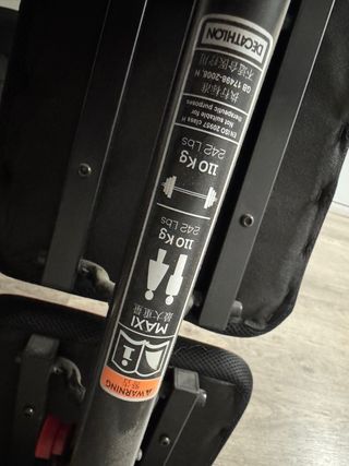 Banco de pesas con mancuernas y barra