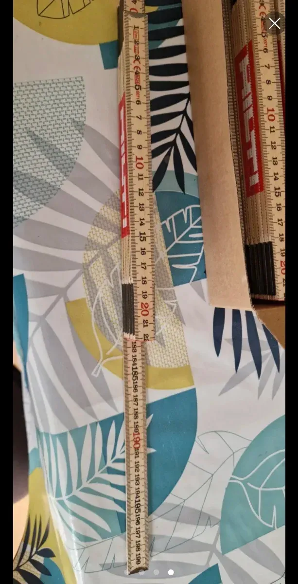 Metro pieghevole in legno Hilti