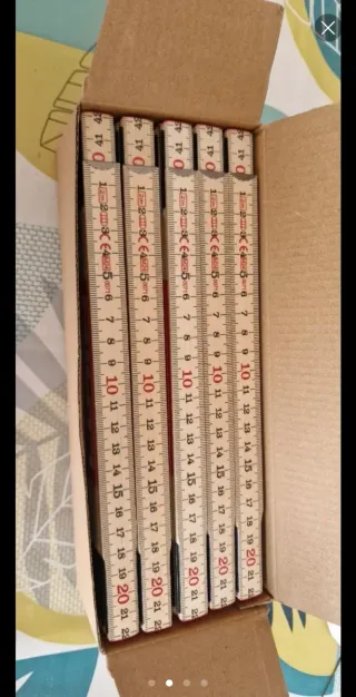 Metro plegable Hilti madera