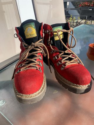 Botas de montaña rojas Pepe Amorós