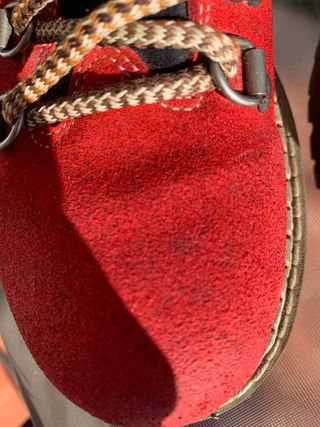 Botas de montaña rojas Pepe Amorós