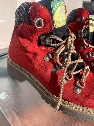 Botas de montaña rojas Pepe Amorós