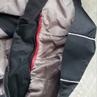 T.L  Cazadora impermeable con gorra azul marino