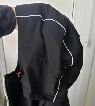 T.L  Cazadora impermeable con gorra azul marino