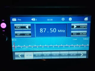 Radio Coche RM/RMVB/FM/PLAYER 7023B