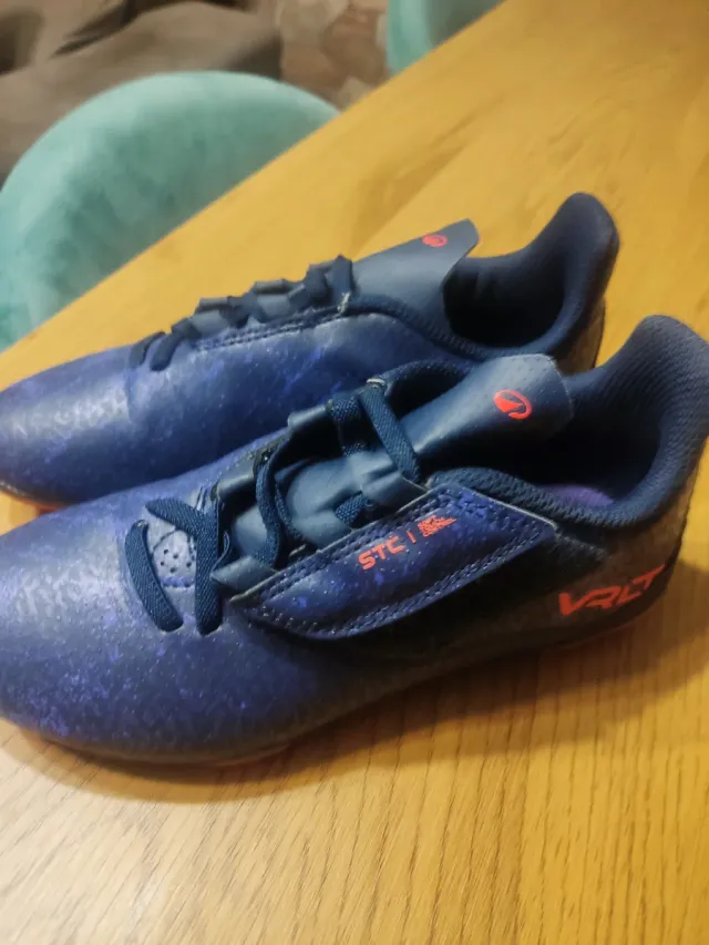 Botas de fútbol azules para niño