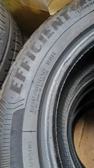2 Neumáticos Goodyear EfficientGrip 205/60/16