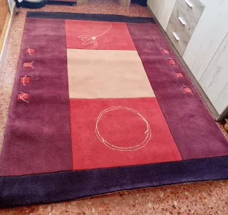 Grande tappeto OAT rosso e abitativo