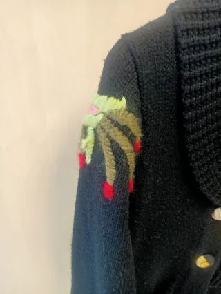 Chaqueta de punto bordada