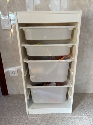 Mobile cassettiera in plastica bianca