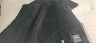 Cazadora Zara efecto piel