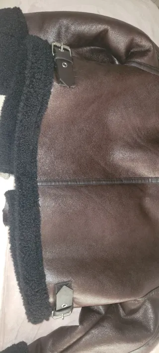 Cazadora Zara efecto piel