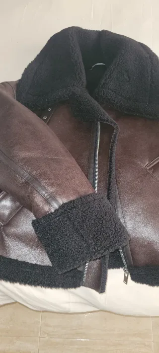 Cazadora Zara efecto piel