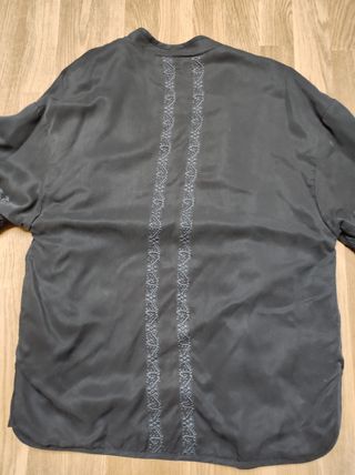 Sobrecamisa bordada