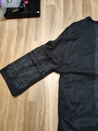 Sobrecamisa bordada