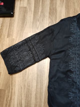 Sobrecamisa bordada