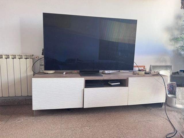 Mueble TV Ikea con cajón y puertas