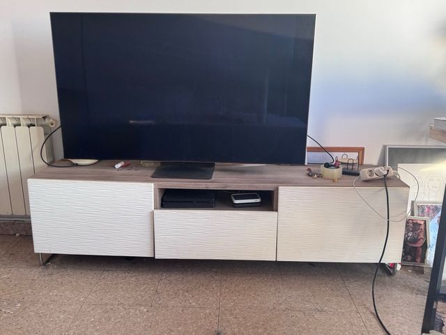 Mueble TV Ikea con cajón y puertas