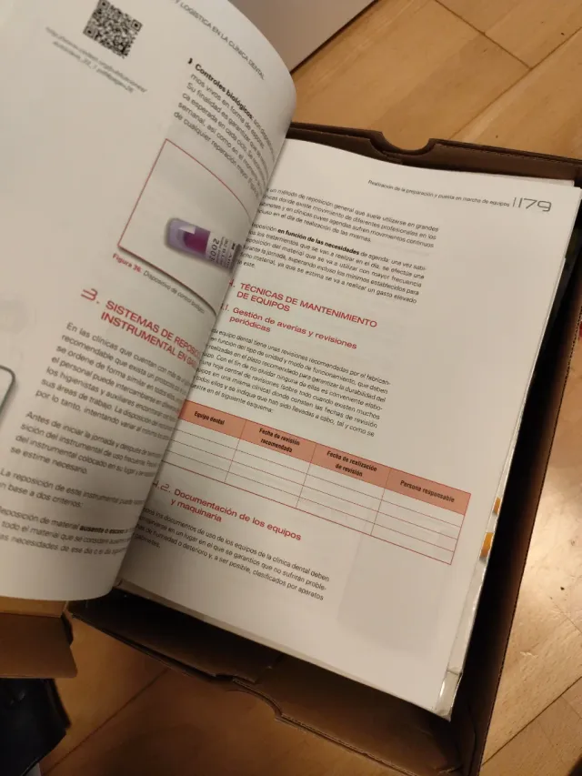 Recepción y logística en la clínica dental (Spa...