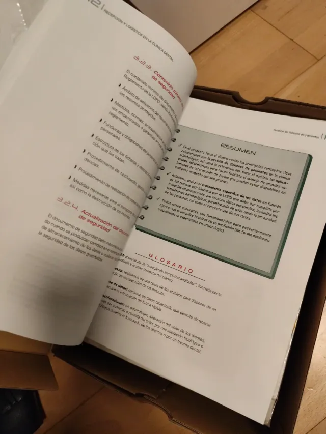 Recepción y logística en la clínica dental (Spa...