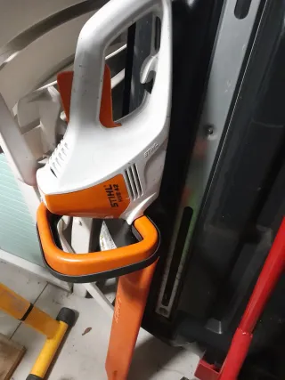 Tosasiepi elettrico STIHL HSE 42