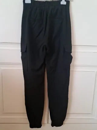 Pantalón cargo Bershka negro