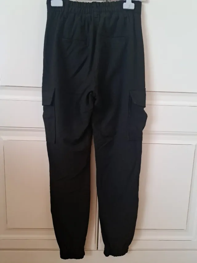 Pantalón cargo Bershka negro