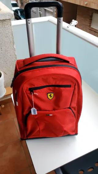 Mochila Ferrari Colegio, o maleta Juvenil Roja