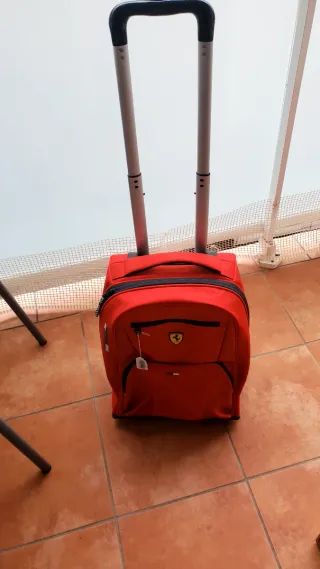 Mochila Ferrari Colegio, o maleta Juvenil Roja