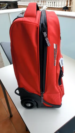 Mochila Ferrari Colegio, o maleta Juvenil Roja