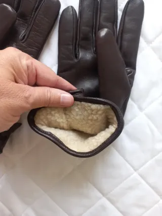 Guantes de cuero marrones para moto