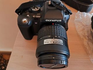 Cámara Olympus E-500 con objetivo