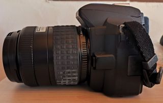 Cámara Olympus E-500 con objetivo