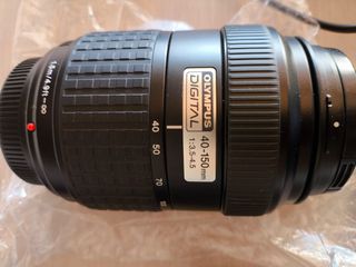 Cámara Olympus E-500 con objetivo