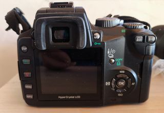 Cámara Olympus E-500 con objetivo