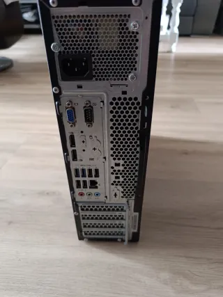 PC Lenovo ThinkCentre Negro