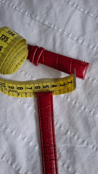 Correa de reloj roja de piel