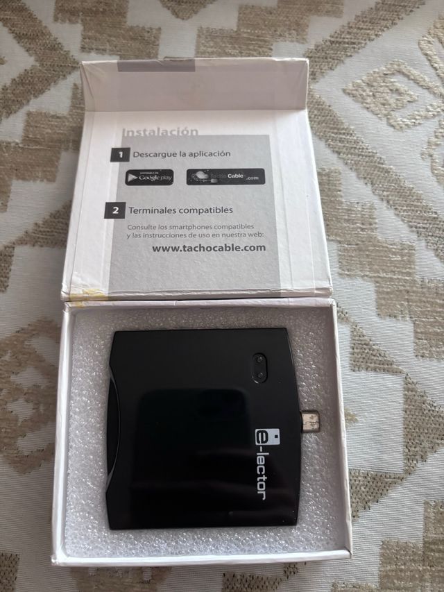 Lettore di carte e-lettore per smartphone con porta micro-USB in ottime condizioni