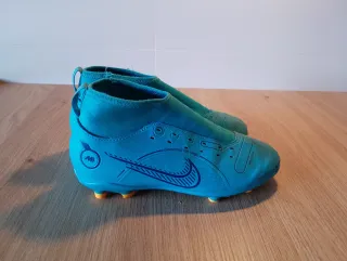 Botas de fútbol niño talla 36.5