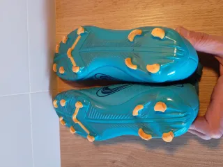 Botas de fútbol niño talla 36.5