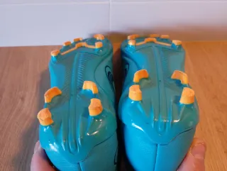 Botas de fútbol niño talla 36.5