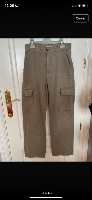 Pantalón cargo verde militar Stradivarius