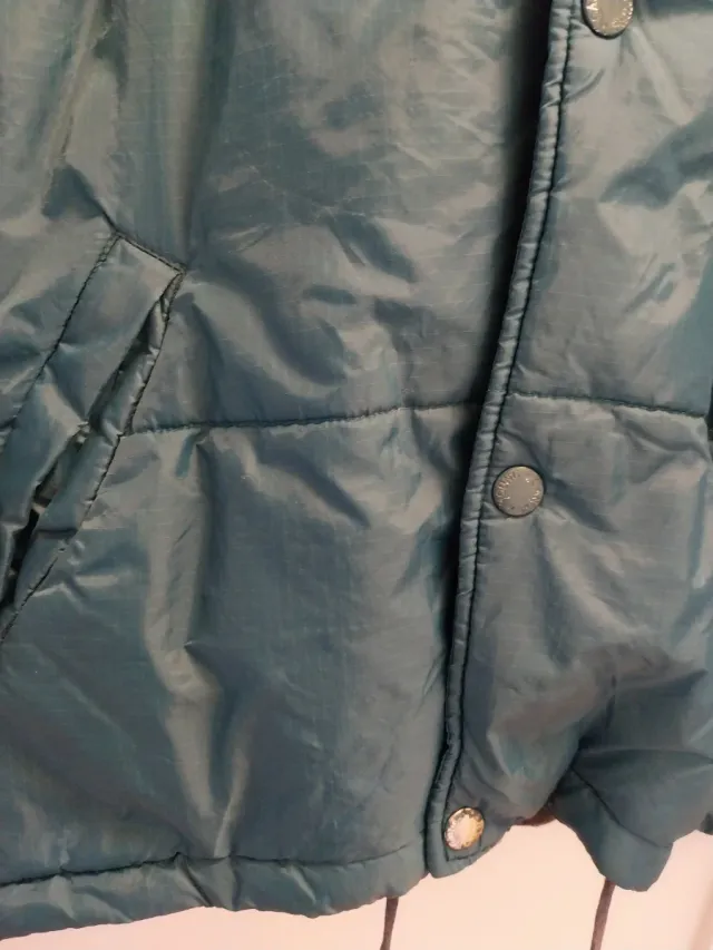 Anorak chico verdeReversible en negro