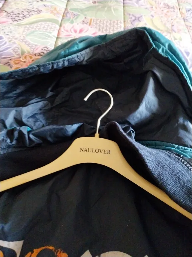 Anorak chico verdeReversible en negro