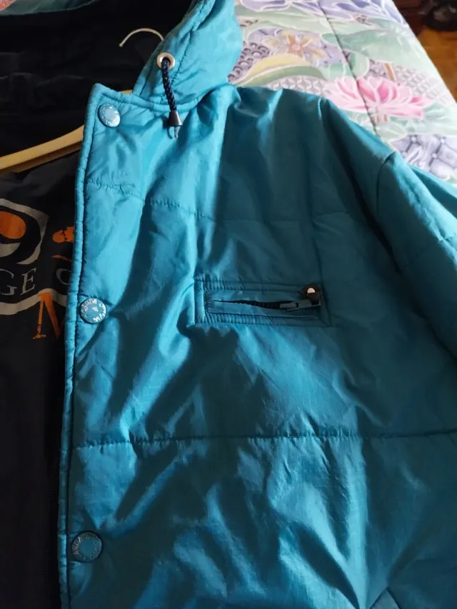 Anorak chico verdeReversible en negro