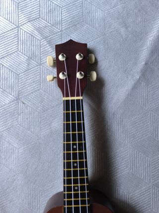 Ukelele Soprano 21", funda y accesorios - Marrón