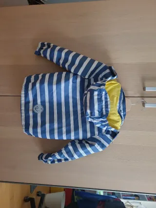 Chubasquero infantil rayas azules