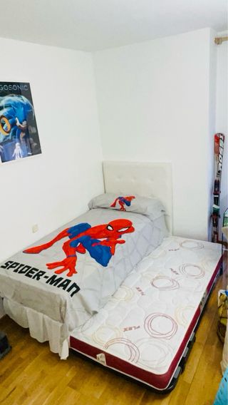 Cama nido 90cm con colchones y cabecero.