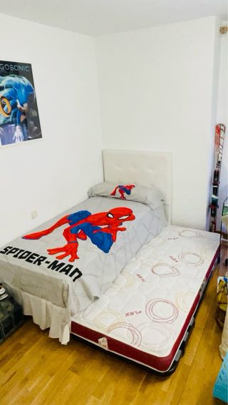 Cama nido 90cm con colchones y cabecero.